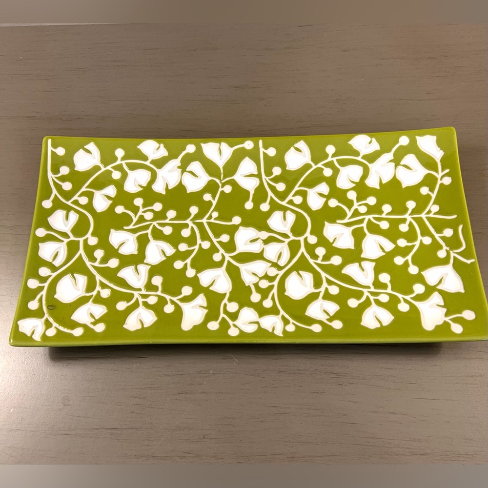 Crate & Barrel Aremi Floral Serving Platter Tray Plate Green White 12.5x6.5”